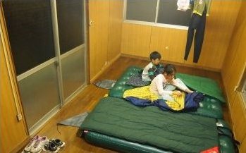 ロッヂ神戸岩 バンガロー内部