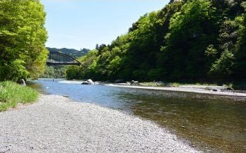 煉瓦堂 朱とんぼ 多摩川 下流側