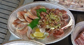 現地調達の食材