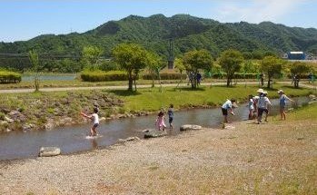 宮ヶ瀬湖畔公園 川遊び