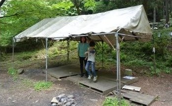 釣り場の常設のタープ