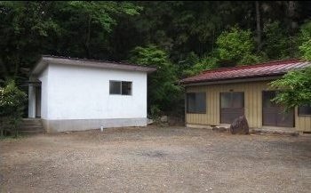 トイレとロッジ