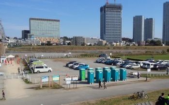 車道側からの眺め