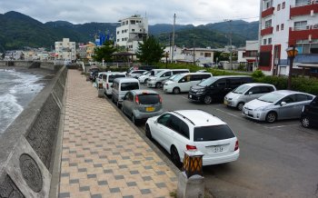 宇佐美海岸 駐車場
