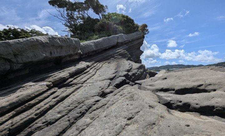 海岸の岩肌